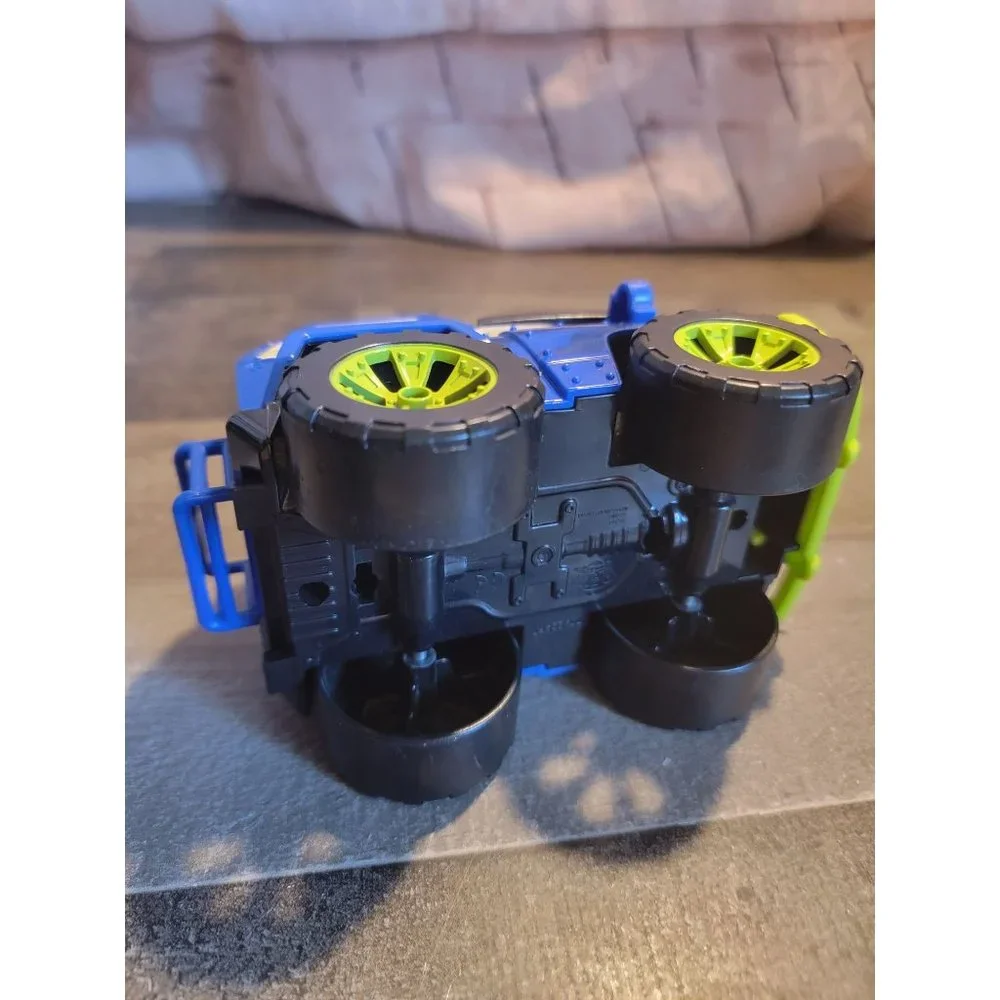 Paw‎ patrol O2 cop car Disney Junior toy